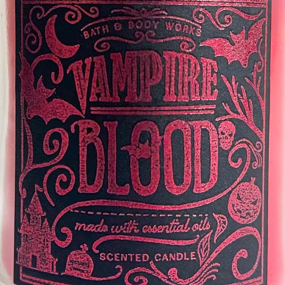 Bath and Body Works Vampire Blood Candle Single Wick NEW - Picture 2 of 8